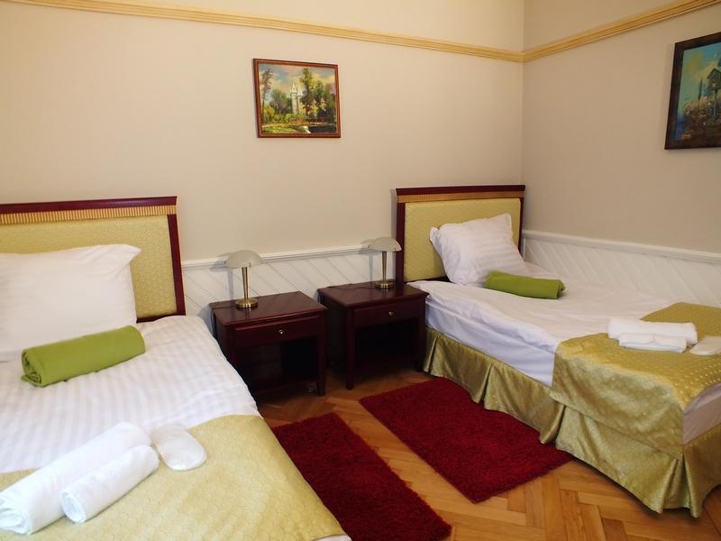 Dom Pracy Tworczej Hotel Goluchow ภายนอก รูปภาพ