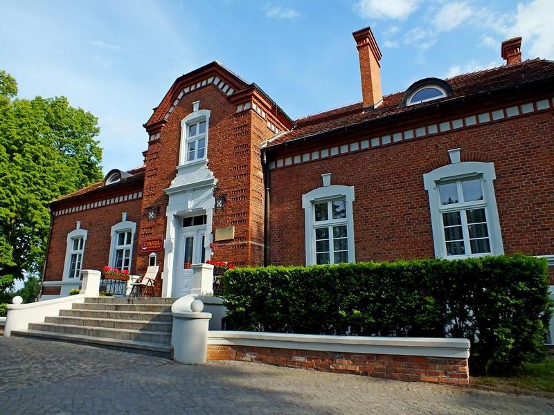 Dom Pracy Tworczej Hotel Goluchow ภายนอก รูปภาพ