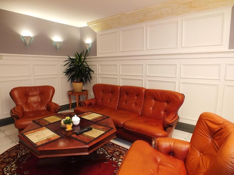 Dom Pracy Tworczej Hotel Goluchow ภายนอก รูปภาพ